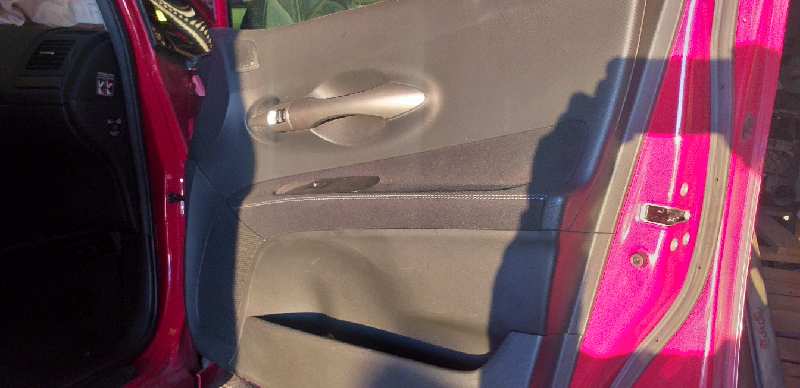 GUARNECIDO PUERTA DELANTERA DERECHA