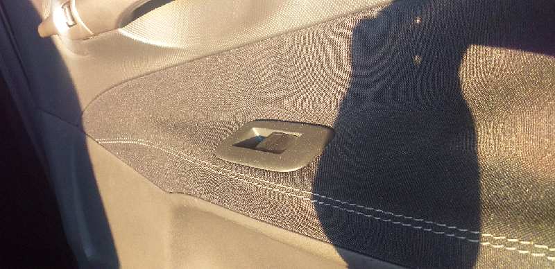 MANDO ELEVALUNAS TRASERO DERECHO