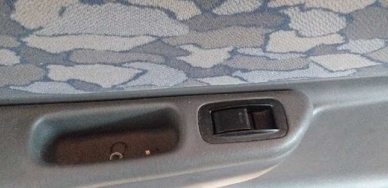 ELEVALUNAS TRASERO IZQUIERDO