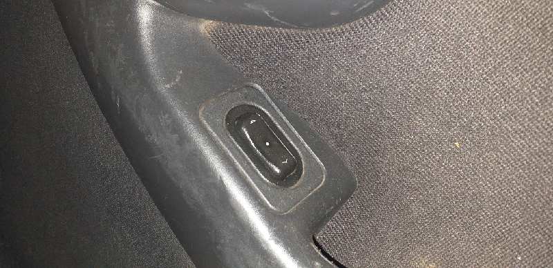 ELEVALUNAS DELANTERO DERECHO