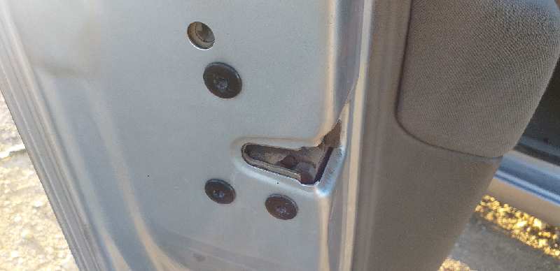 CERRADURA PUERTA DELANTERA IZQUIERDA 