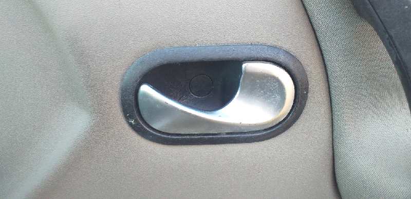 MANETA INTERIOR DELANTERA DERECHA