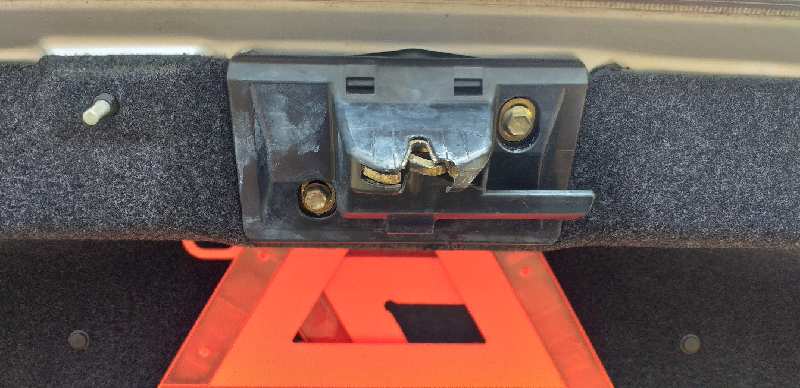 CERRADURA MALETERO / PORTON