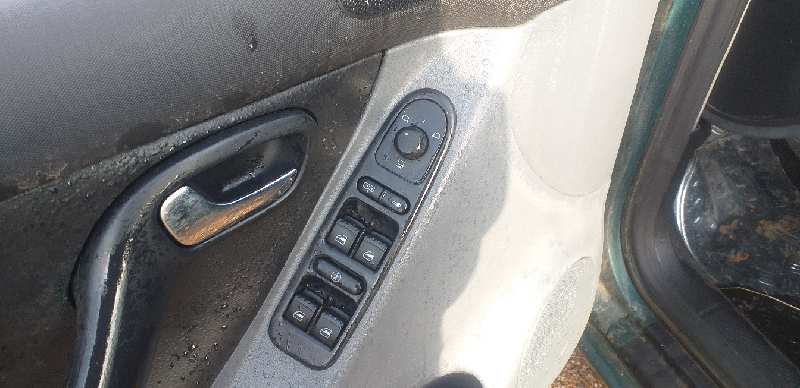 MANDO ELEVALUNAS DELANTERO IZQUIERDO 