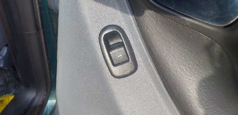 MANDO ELEVALUNAS TRASERO DERECHO