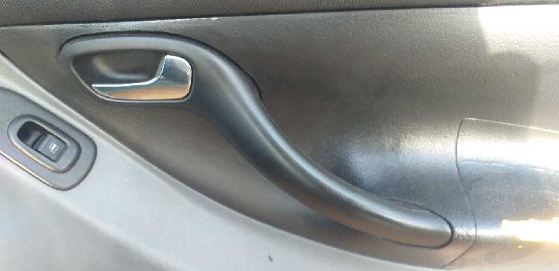 MANETA INTERIOR DELANTERA DERECHA