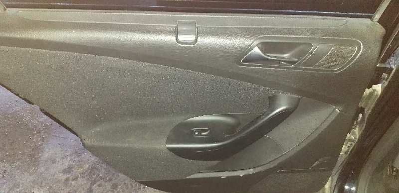 GUARNECIDO PUERTA TRASERA IZQUIERDA