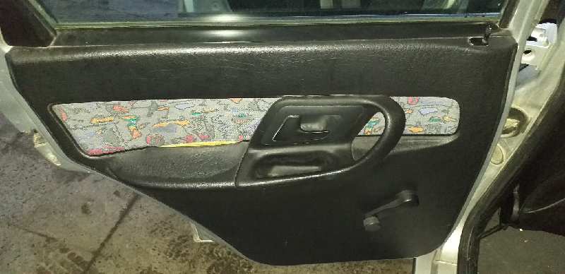 GUARNECIDO PUERTA TRASERA IZQUIERDA