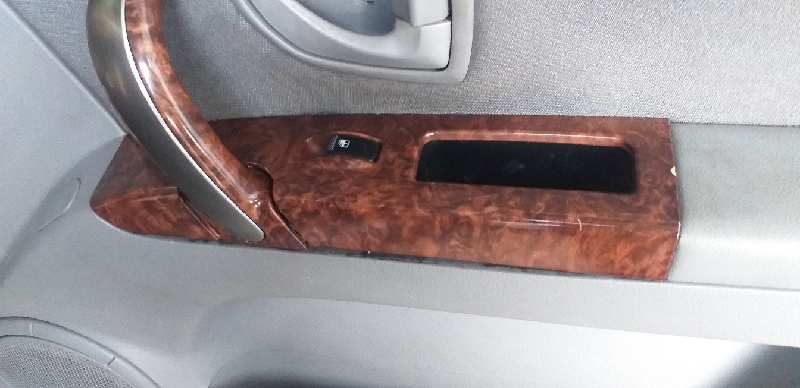 ELEVALUNAS DELANTERO DERECHO