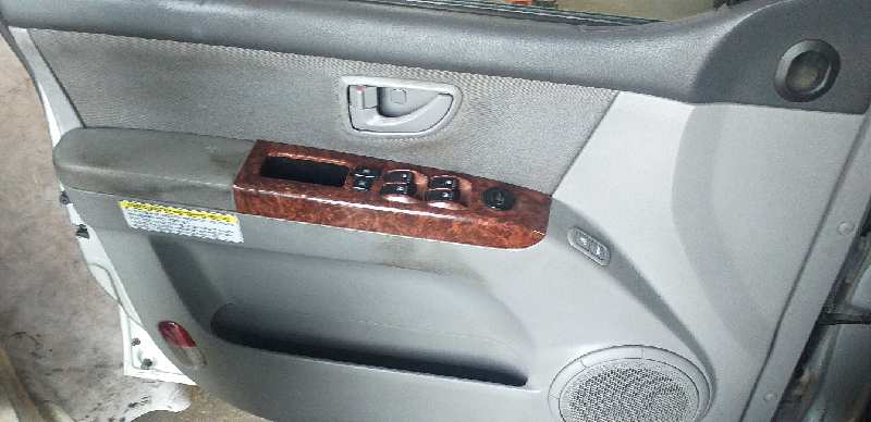 GUARNECIDO PUERTA DELANTERA IZQUIERDA