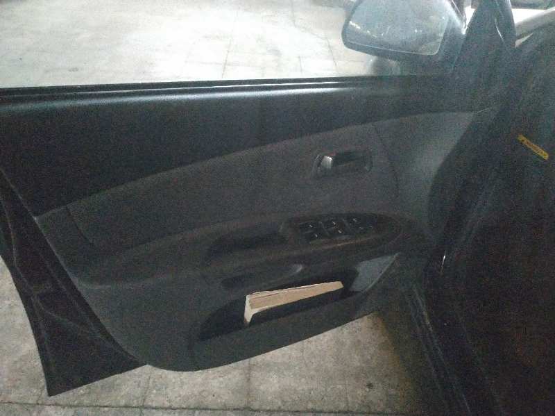 GUARNECIDO PUERTA DELANTERA IZQUIERDA