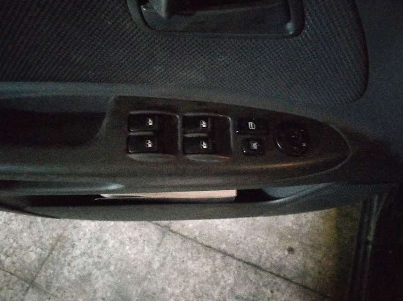 MANDO ELEVALUNAS DELANTERO IZQUIERDO 