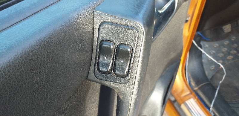 ELEVALUNAS DELANTERO IZQUIERDO