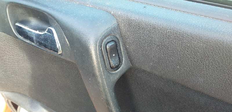 MANDO ELEVALUNAS DELANTERO DERECHO