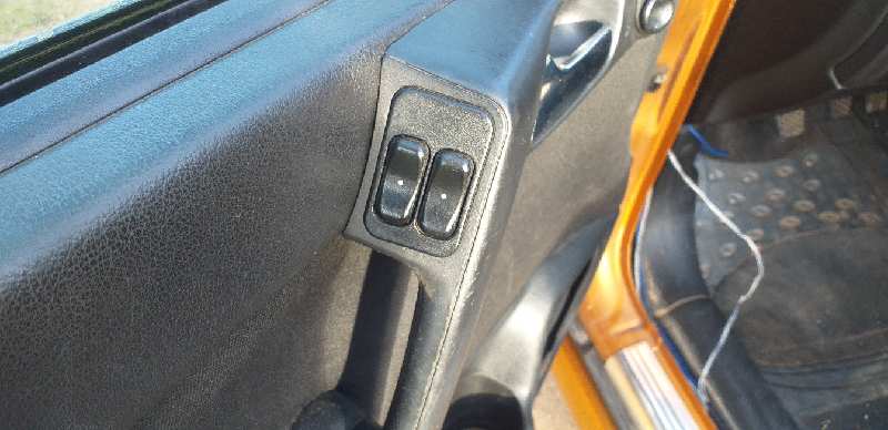 MANDO ELEVALUNAS DELANTERO IZQUIERDO 