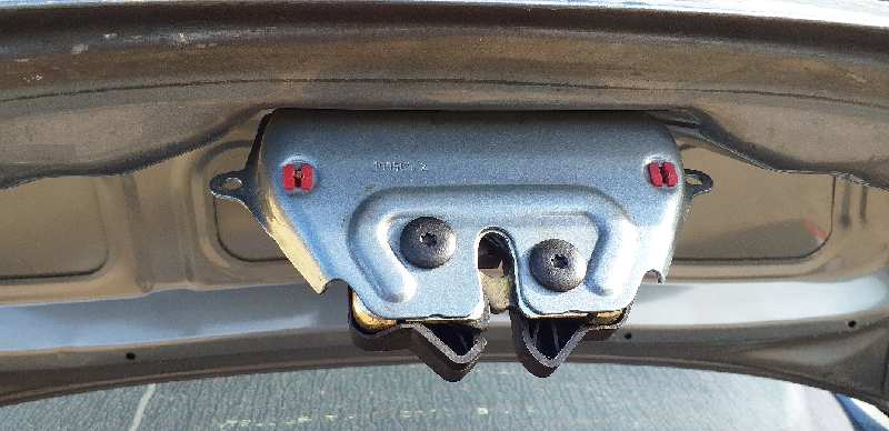 CERRADURA MALETERO / PORTON