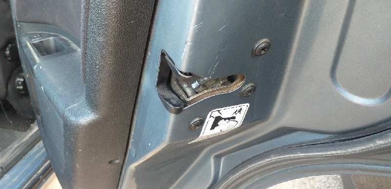 CERRADURA PUERTA TRASERA DERECHA 