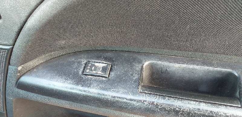 MANDO ELEVALUNAS DELANTERO DERECHO