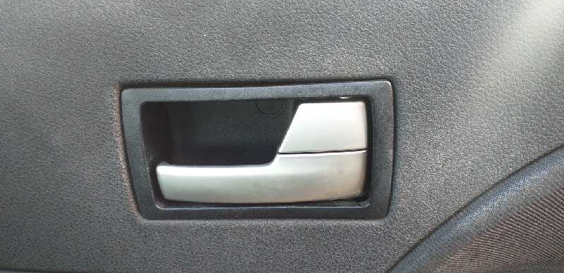 MANETA INTERIOR DELANTERA DERECHA