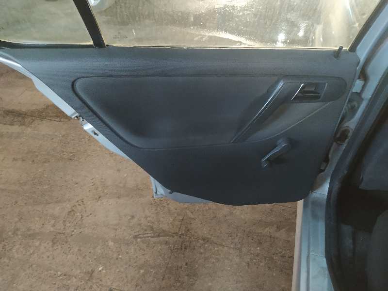 GUARNECIDO PUERTA TRASERA IZQUIERDA