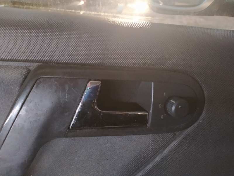 MANETA INTERIOR DELANTERA IZQUIERDA