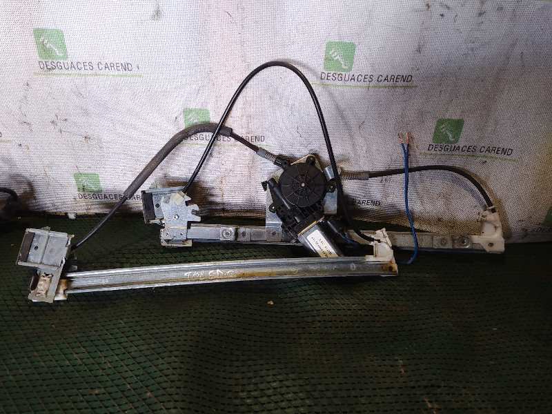 ELEVALUNAS DELANTERO DERECHO