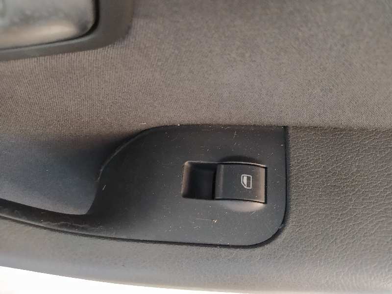 ELEVALUNAS DELANTERO DERECHO