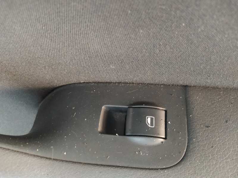 ELEVALUNAS TRASERO DERECHO