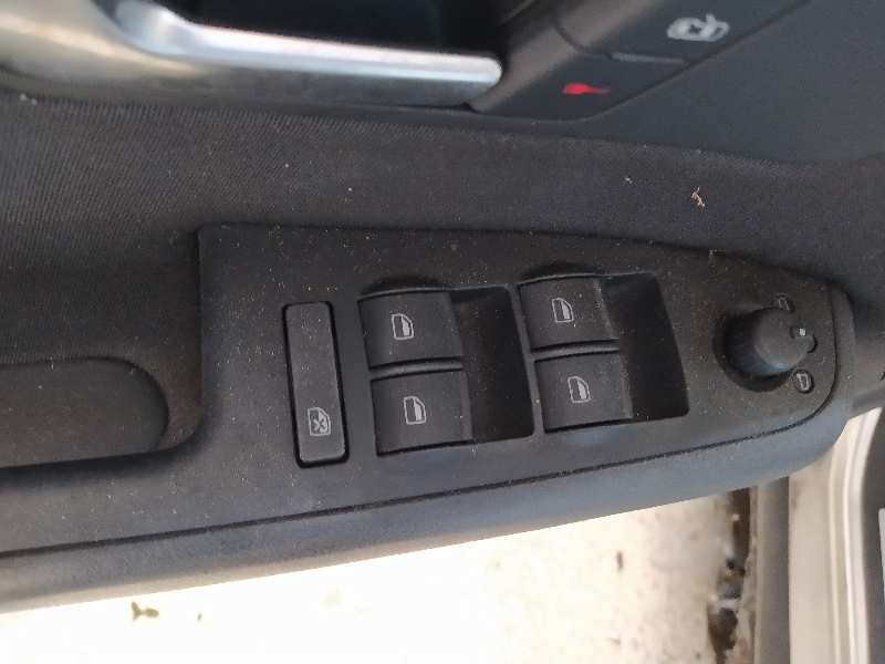 MANDO ELEVALUNAS DELANTERO IZQUIERDO 