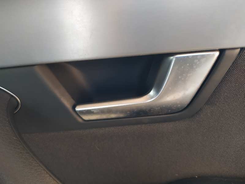 MANETA INTERIOR DELANTERA DERECHA