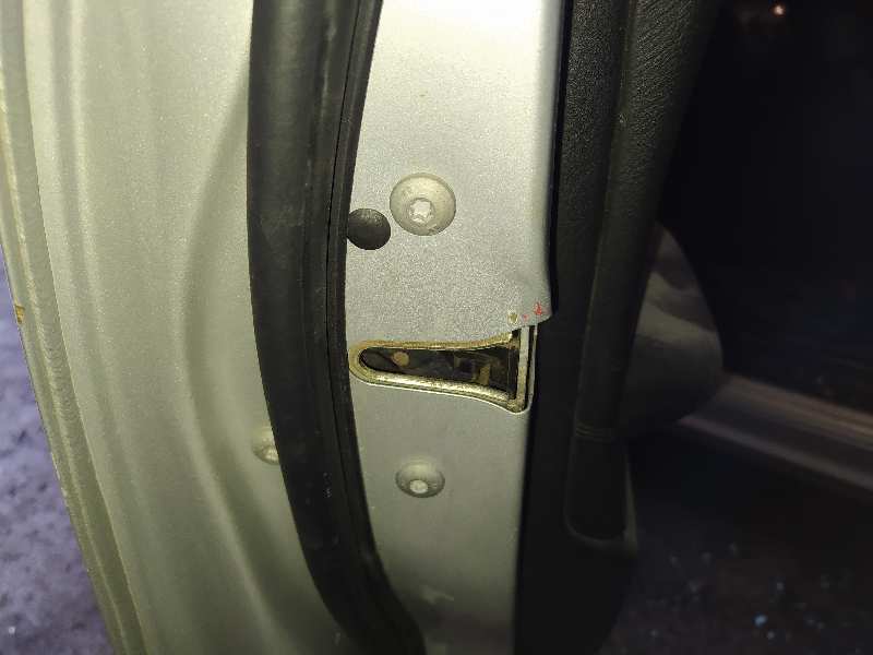 CERRADURA PUERTA DELANTERA IZQUIERDA 