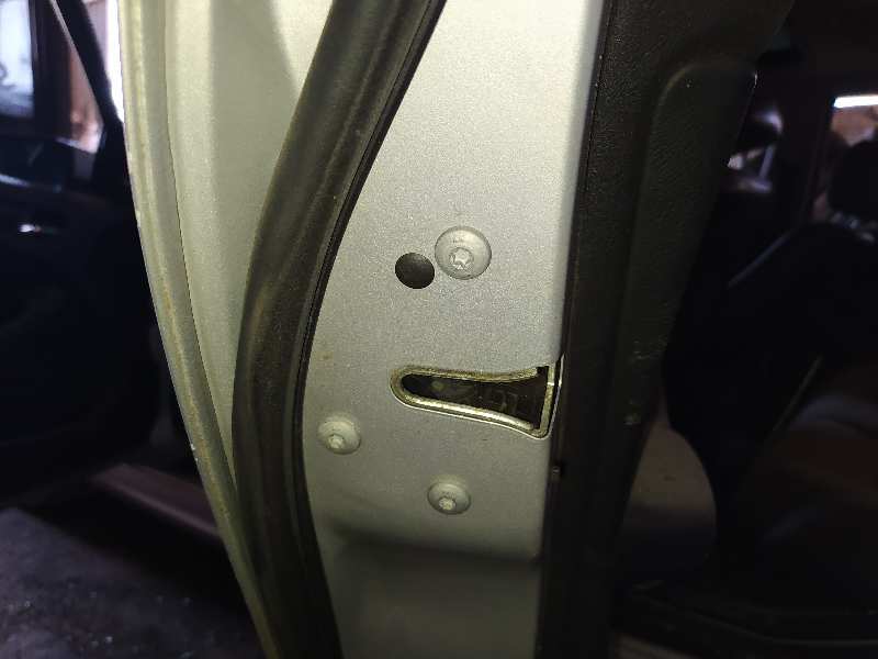 CERRADURA PUERTA TRASERA IZQUIERDA 