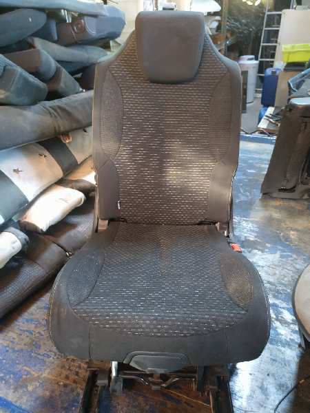 ASIENTOS TERCERA FILA