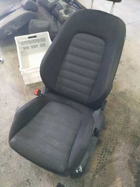 ASIENTO DELANTERO IZQUIERDO