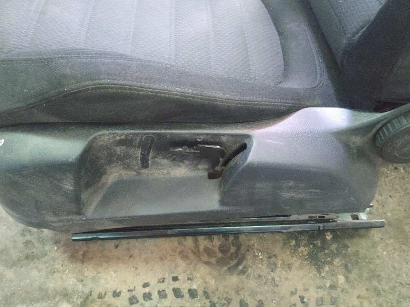 ASIENTO DELANTERO IZQUIERDO