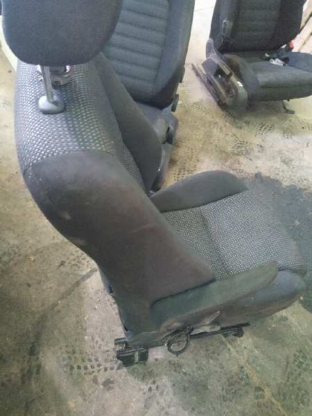 ASIENTO DELANTERO IZQUIERDO