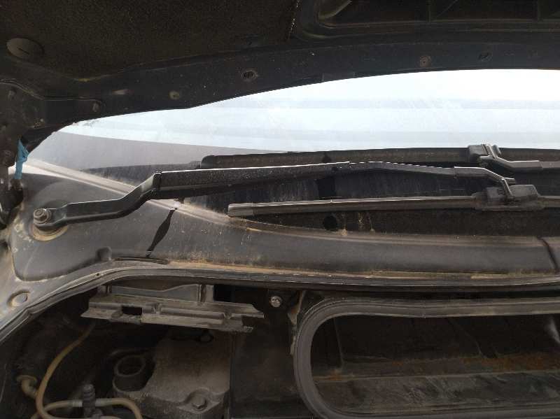 BRAZO LIMPIA DELANTERO DERECHO