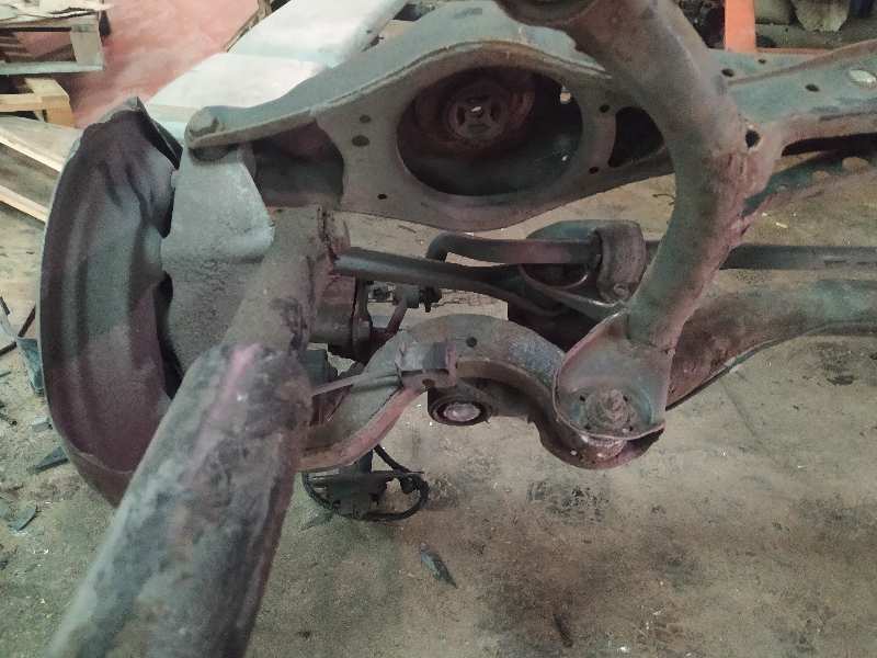 BRAZO SUSPENSION INFERIOR TRASERO DERECHO