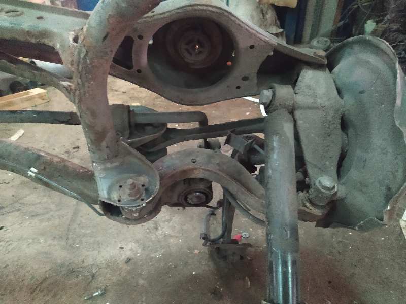 BRAZO SUSPENSION INFERIOR TRASERO IZQUIERDO