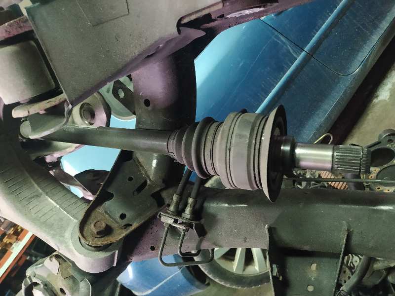 TRANSMISION TRASERA IZQUIERDA