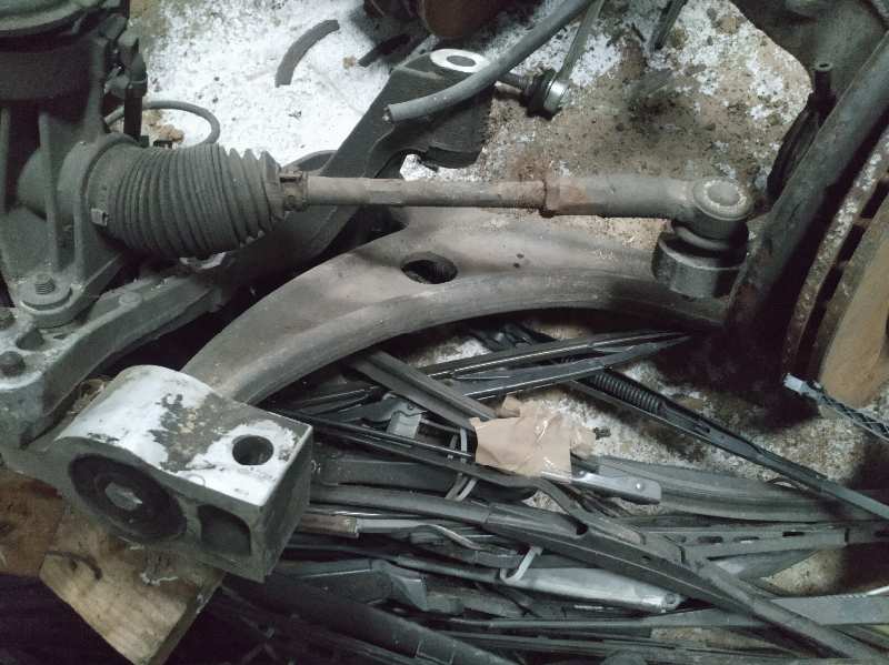 BRAZO SUSPENSION INFERIOR DELANTERO DERECHO