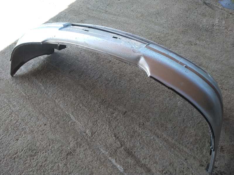 PARAGOLPES DELANTERO