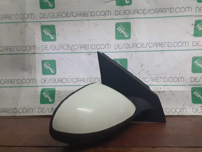 RETROVISOR DERECHO