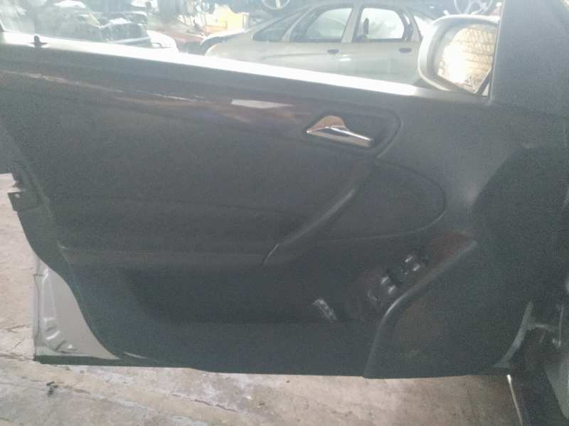 GUARNECIDO PUERTA DELANTERA IZQUIERDA