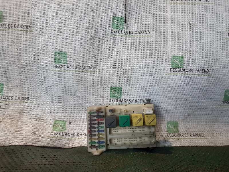 CAJA RELES / FUSIBLES