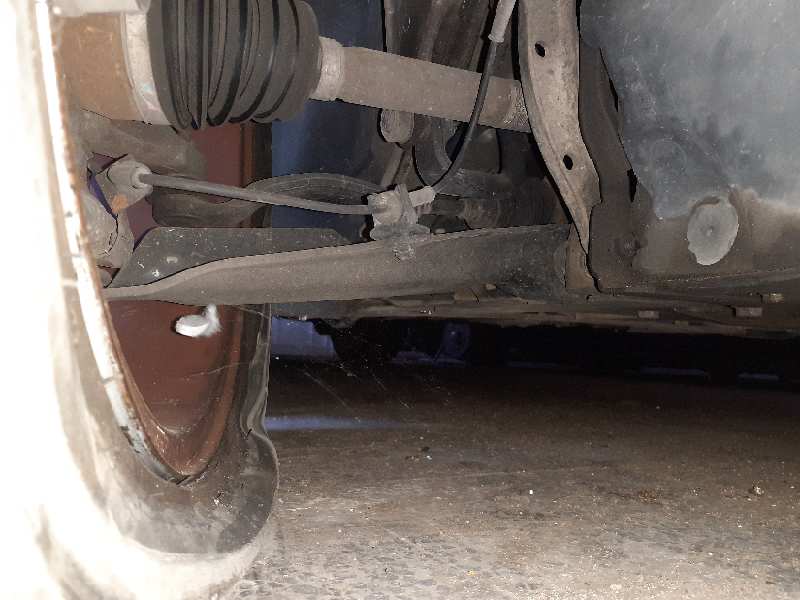 BRAZO SUSPENSION INFERIOR DELANTERO DERECHO