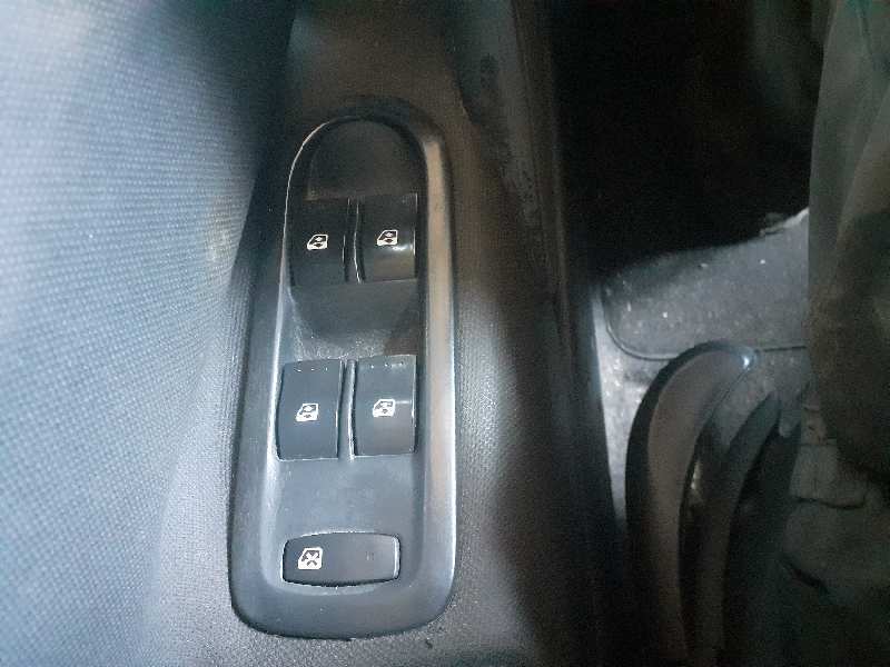 MANDO ELEVALUNAS DELANTERO IZQUIERDO 