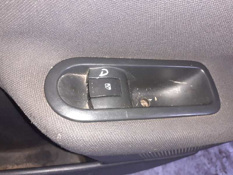 MANDO ELEVALUNAS TRASERO DERECHO