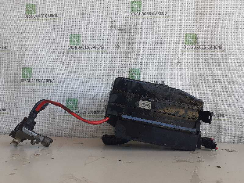 CAJA RELES / FUSIBLES