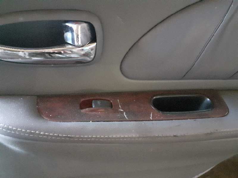 MANDO ELEVALUNAS TRASERO DERECHO